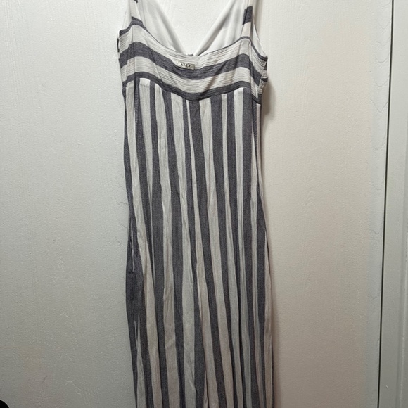 Lira jumpsuit - Picture 4 of 4